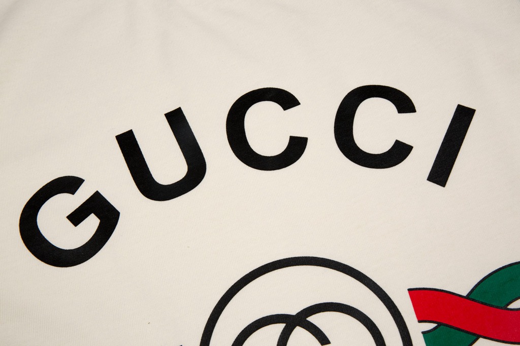 Gucc* T-shirt